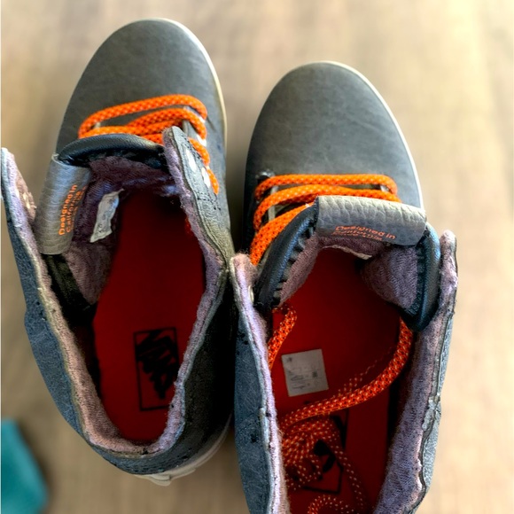 Boys Vans HighTops Size 4 NWOT - Picture 3 of 6